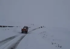 بارش برف و باران در جاده‌های ۲۲ استان/ترافیک سنگین در برخی محور‌ها