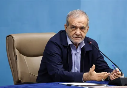پزشکیان به بانک&zwnj;مرکزی رفت / برگزاری کارگروه تضمین امنیت غذایی و بهبود معیشت مردم