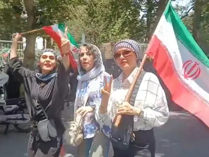 شعار&zwnj;های مردمی در حاشیه نماز جمعه همدلی و ایستادگی