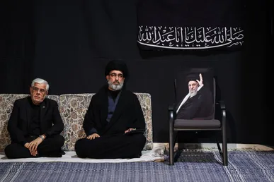 عاشورای متفاوت در حسینیه امام؛ صندلی خالیِ قائد و چشمانی که به در دوخته ماند