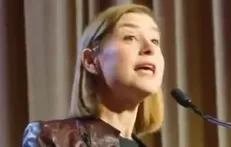 ترامپ آمریکا را به چشم یک گاو شیرده می‌بیند که باید آن را بدوشد تا خودش را ثروتمند کند
