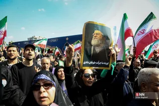 مراسم تشییع شهدای ناوگان دنا در میدان انقلاب تهران