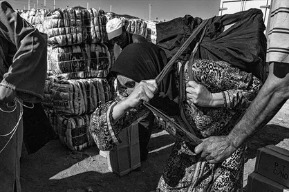 زنان کولبر صاحب شغل می&zwnj;شوند