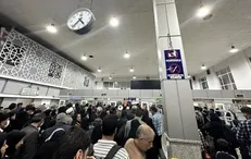 معطلی زائران عتبات در مرزمهران/ ماشینی برای رسیدن به نقطه صفر مرزی نیست