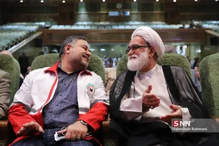 از راست :حجت الاسلام معزی ، محمد تقی حلی ساز