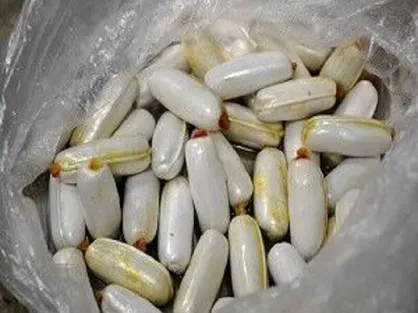 کشف هروئین از معده چهار قاچاقچی در خوسف