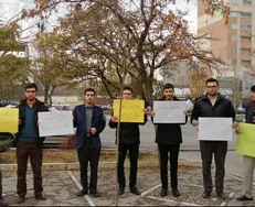 دانشجویان دانشگاه فرهنگیان آذربایجان شرقی مقابل نمایندگی شمالغرب وزارت خارجه تجمع کردند + عکس