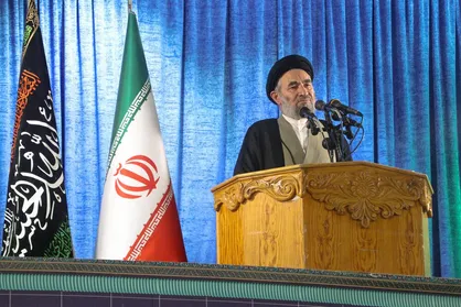 امام&zwnj;جمعه بروجرد: دولت بر قیمت&zwnj;ها نظارت کند