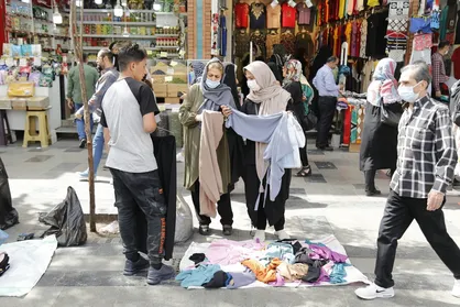 از ساماندهی دستفروشان یا رسمی شدن آن&zwnj;ها؟ / ماجرای رسمی شدن دستفروشی در پایتخت چیست؟