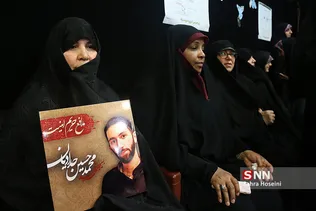 خانواده شهید حدادیان در همایش دختران انقلاب