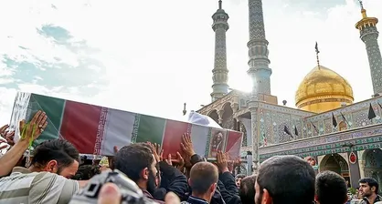 پیکر مطهر "حجت&zwnj;الاسلام دهقانی" از شهدای مدافع حرم در قم آرام گرفت