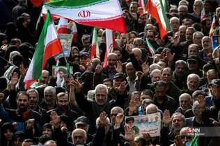 مراسم تشییع شهدای ناوگان دنا در میدان انقلاب تهران