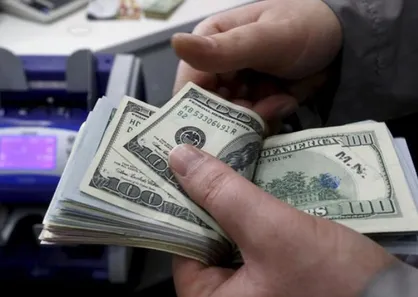 افزایش ۴۵۰ تومانی قیمت دلار در صرافی&zwnj;های بانکی