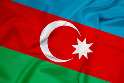 فیلم| نورپردازی پرچم ایران در مرکز &laquo;حيدر على&zwnj;اف&raquo; کشور آذربایجان