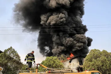 حریق در منطقه جنگلی شیوآشان سردشت با حضور نیروهای منابع طبیعی و مردم مهار شد