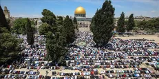 ۲۰۰ هزار نمازگزار دومین نماز جمعه رمضان را در مسجدالاقصی به جا آوردند