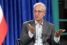 هجوم به تمامیت ذهنی ایرانیان از سوی دشمن در جریان است