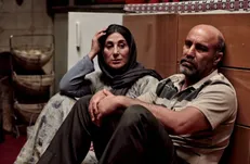 آذرنگ، ملودرام و فانتزی / ادای دین آذرنگ به تئاتر در مدیوم سینما و آبادان جنگ‌زده