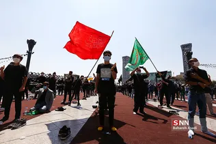 عزاداری ظهر عاشورا در میدان امام حسین (ع)