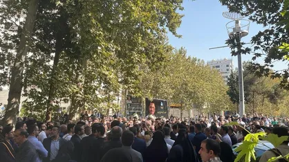 مراسم تشییع محمد امین کلاته دانشجوی دانشگاه تهران در پردیس ۲ دانشکدگان فنی برگزار شد+ تصاویر