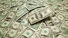 کاهش ۲.۴ دلاری قیمت طلا در بازار جهانی