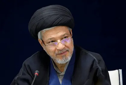 ضروری است به مفهوم دو فضایی شدن زندگی بشر توجه کنیم