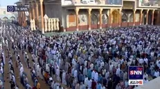 تصاویر تماشایی از اقامه نماز عید فطر در کاظمین