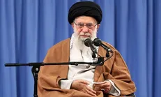 جمعی از تولیدکنندگان، کارآفرینان و فعالان اقتصادی با رهبر انقلاب دیدار می کنند