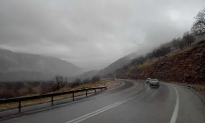 باران و مه گرفتگی درخراسان رضوی وجنوبی/ ترافیک درمحور مهران-ایلام