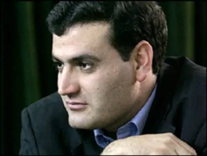 مومنی: علت دفاع از اشغالگری آمریکا خامی نبود، نفوذ و خیانت بود