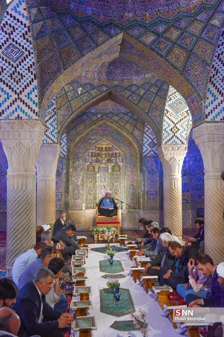 محفل انس با قرآن کریم در مسجد تاریخی نصیرالملک شیراز