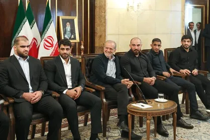 تجلیل رییس&zwnj;جمهور از تیم&zwnj;های ملی کشتی