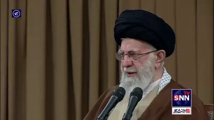 رهبر انقلاب: روز ۲۲ بهمن امسال یک قیام مردمی و یک حرکت بزرگ ملی بود / ملت ایران در زیر بمباران تبلیغاتی و جنگ نرم موذیانه و تهدید&zwnj;های احمقانه دشمن، پیام اتحاد خود را به جهانیان اعلام کرد و هویت و توان و شخصیت خود را به همه نشان داد