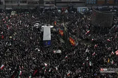 ببینید| تصاویری هوایی از مراسم تشیع پیکر شهیدان لاریجانی، سرلشکر سلیمانی و شهدای ناوشکن دنا