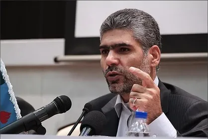 بیات: طرح&zwnj;های پتروشیمی صندوق&zwnj;های نفت موظف به ایجاد زنجیره ارزش شدند
