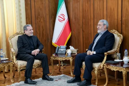 دیدار سفیر جمهوری اسلامی ایران در چین با وزیر امور خارجه