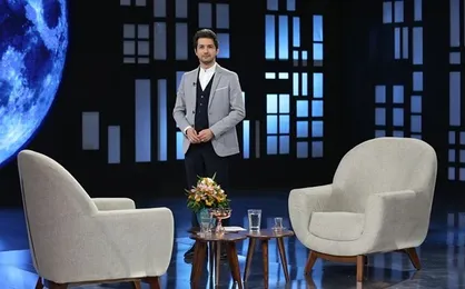 مجری &laquo;سمت خدا&raquo;: ناخواسته وارد تلویزیون شدم/ از ادیان و مذاهب مختلف مخاطب داریم