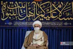 
ملبس شدن جمعی از طلاب به دست آیت الله نوری همدانی
