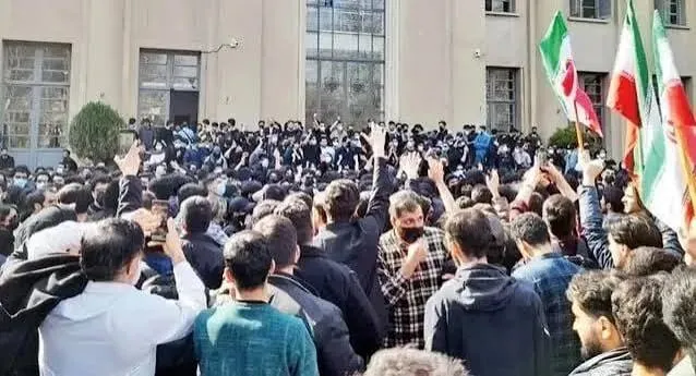 شورای مرکزی انضباطی وزارت علوم حکم اخراج رضا دالمن، دانشجوی دانشگاه شریف، را تأیید کرد