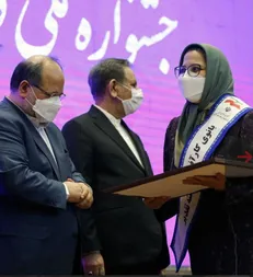 از مدیرعامل داروسازی دانش بنیان باریج اسانس تجلیل شد