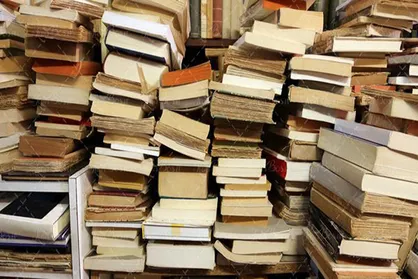 بهره&zwnj;برداری از یک کتابخانه روستایی پس از چند سال انتظار
