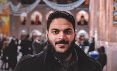 ببینید| همخوانی «سلام یا مهدی»  محمد غلوم در میدان انقلاب تهران