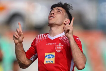 واکنش فرشاد احمدزاده به احتمال خط خوردنش از لیست پرسپولیس: مصدوم هستم