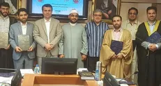 ارائه گواهی اجازه قرائت به ۷ قاری و حافظ ایرانی توسط استاد مصری