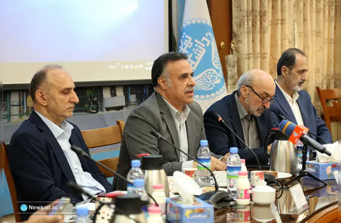 بی نظمی و غیبت اساتید در کلاس درس صدای رئیس دانشگاه تهران را درآورد/ امید: بینظمی و عدم حضور اساتید غیر قابل اغماض است بی نظمی و غیبت اساتید در کلاس درس صدای رئیس دانشگاه تهران را درآورد/ امید: بینظمی و عدم حضور اساتید غیر قابل اغماض است
