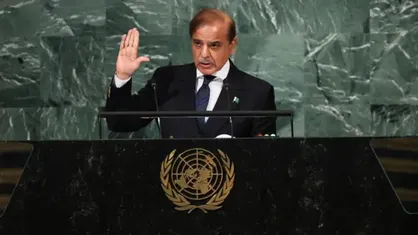 نخست&zwnj;وزیر پاکستان ؛ از تشویق از سوی نمایندگان فلسطین تا روایت غلوآمیز از نقش ترامپ در نجات انسان ها از جنگ هسته&zwnj;ای! +فیلم