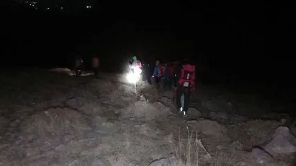 نجات دو کوهنورد گرفتار در صخره&zwnj;های روستای میر طالقان