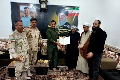 تجلیل مرزبانان خوزستان از خانواده شهید صالح مقدم