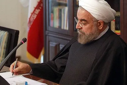 روحانی: ایران به روایتگرانی محتاج است که واقعیت را از زیر آوار سنگین تحریف بیرون کشند