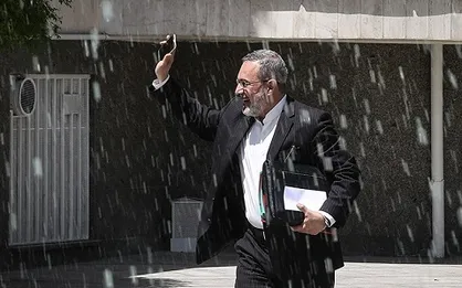 خروج نرم وزیر پرحاشیه این روز&zwnj;های دولت از قطار روحانی